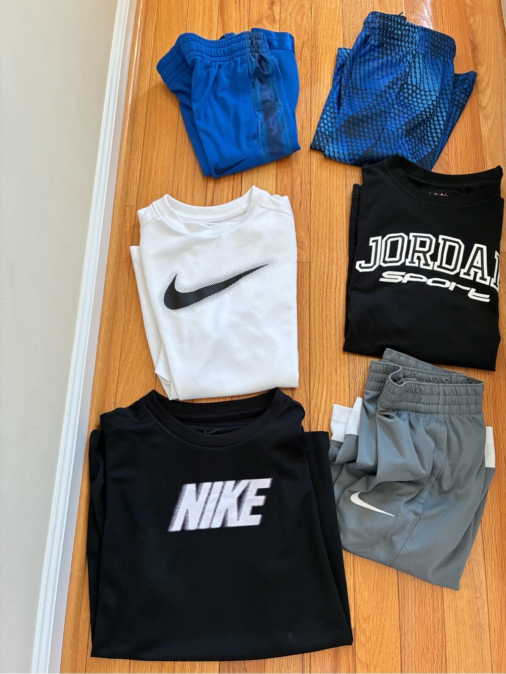 Nike Kids' Black Logo Tee - Comfortable Cotton Blend